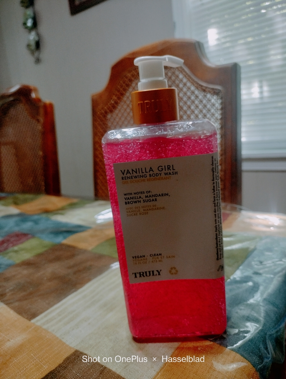 TRULY Vanilla Girl Renewing Body Wash - Hot Pink Bottle